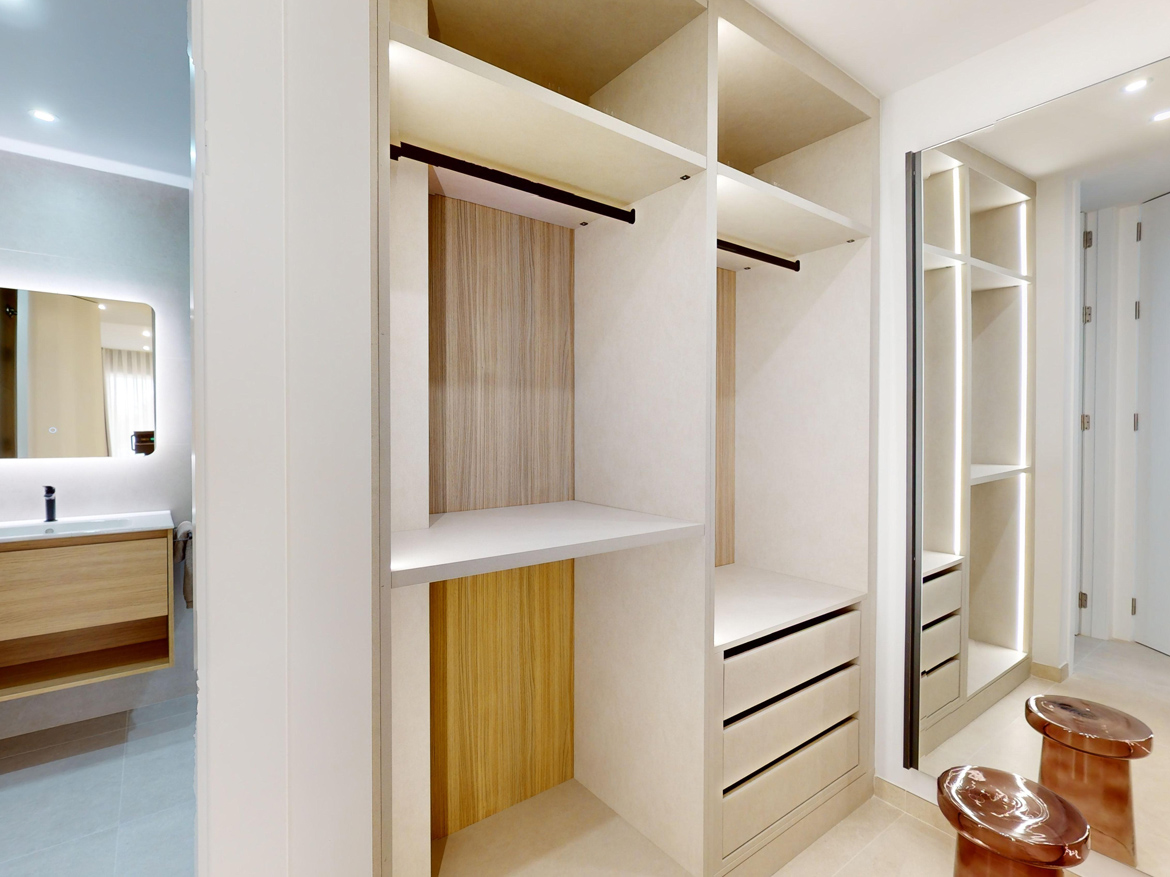 Appartement in Cabo Roig_viva_slaapkamer_inloopkast