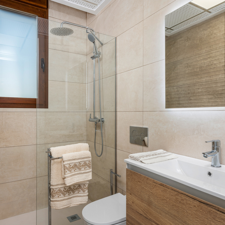 Villa in Vera Playa_lgaz_nw_badkamer