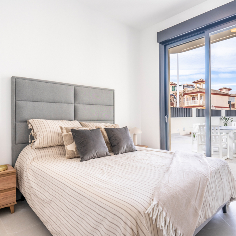 Villa in Roldan_GRSB_slaapkamer_bg