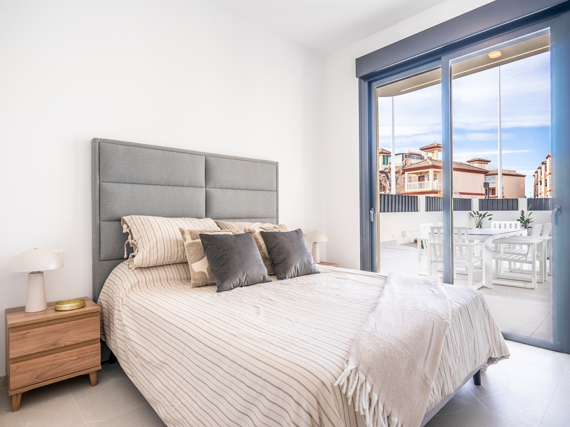 Villa in Roldan_GRSB_slaapkamer_bg